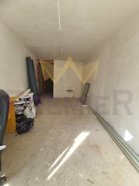 1 chambre Kolhozen pazar, Varna 1