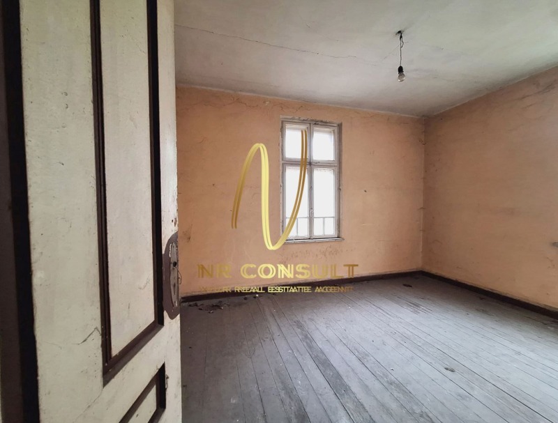 Продава  3-стаен, град София, Център •  179 900 EUR • ID 50458518 — holmes.bg - [1] 