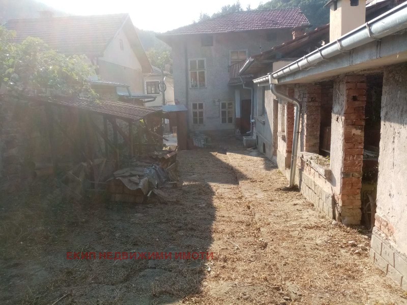 Продава КЪЩА, с. Черни Осъм, област Ловеч, снимка 5 - Къщи - 52924292