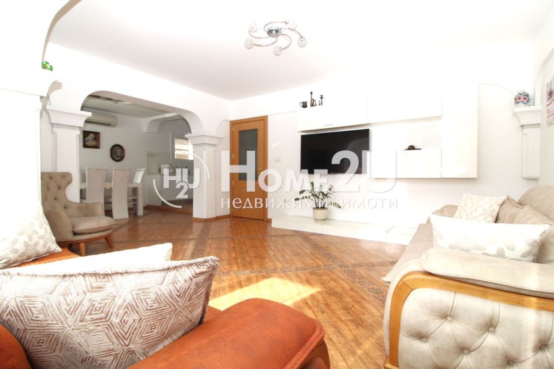 Продава  Етаж от къща, град Пловдив, Кючук Париж •  245 000 EUR • ID 66202593 — holmes.bg - [1] 