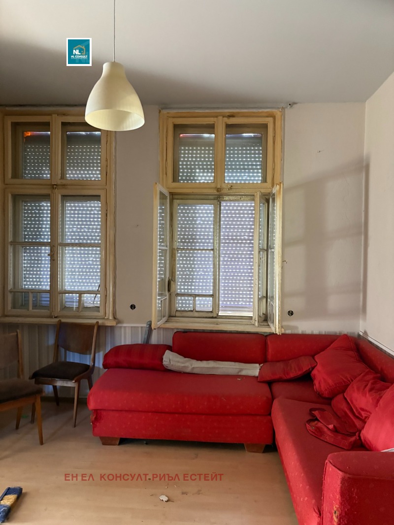 Продава КЪЩА, гр. Пловдив, Център, снимка 3 - Къщи - 49206518