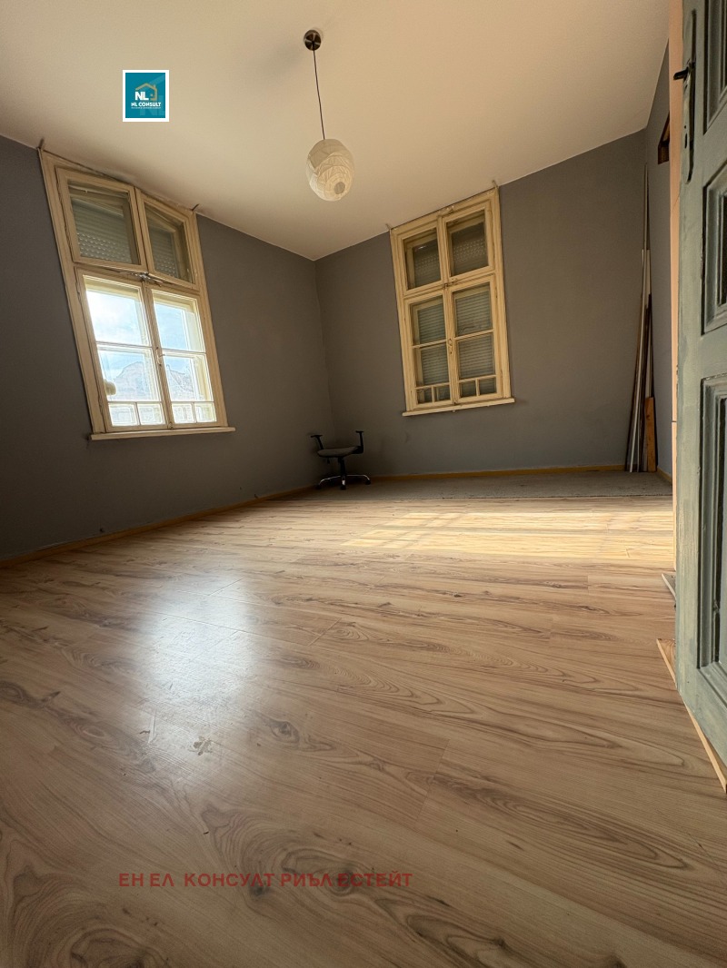 Продава КЪЩА, гр. Пловдив, Център, снимка 2 - Къщи - 49206518