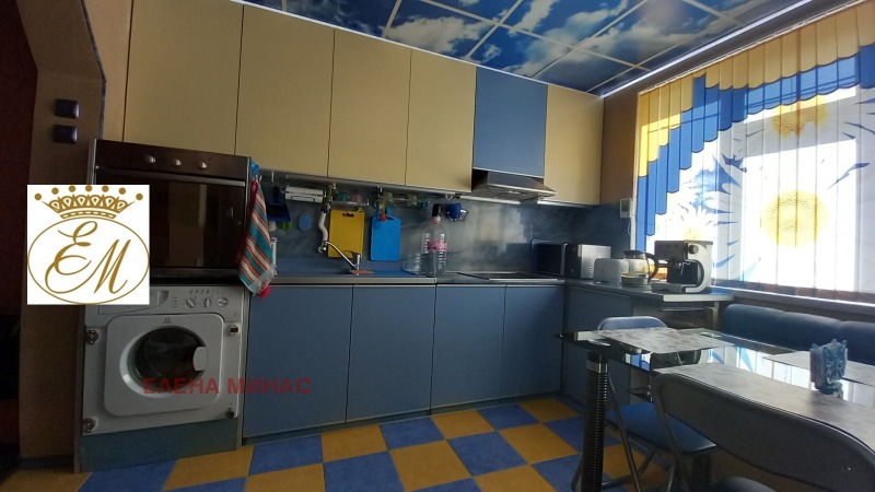 Продава 3-СТАЕН в град Шумен, Тракия - 82 кв.м / 102 500 € » 200 472.58 лв., ЕЛЕНА МИНАС