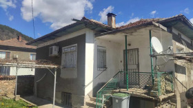 Hus Chelopech, region Sofia