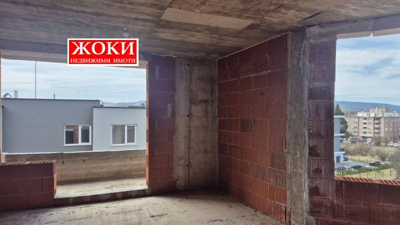 Продава  2-стаен град Перник , Изток , 88 кв.м | 39819349 - изображение [2]