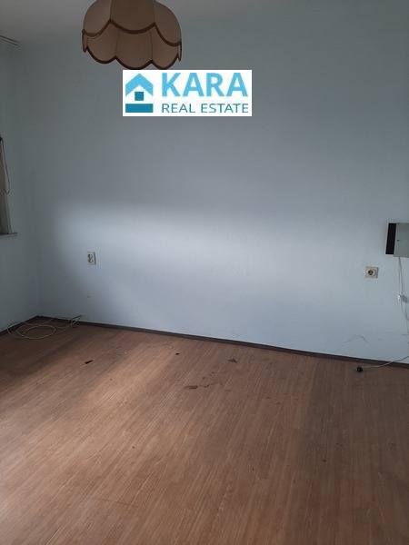 Продава МНОГОСТАЕН, гр. Кърджали, Център, снимка 2 - Апартаменти - 53882499