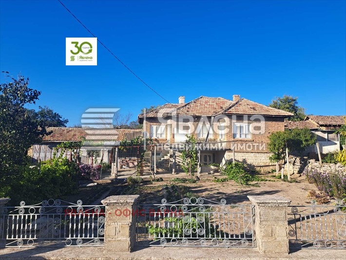 Продава КЪЩА, с. Метличина, област Варна, снимка 2 - Къщи - 53158754