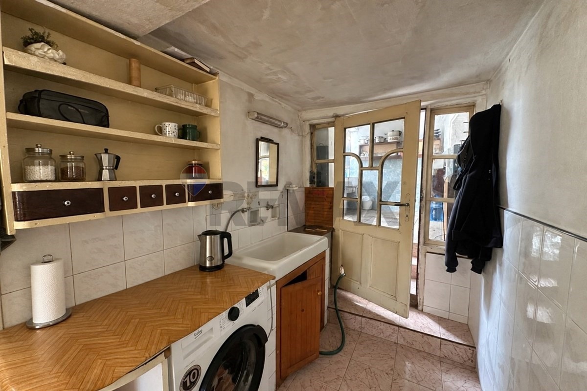 Продава КЪЩА, с. Салманово, област Шумен, снимка 11 - Къщи - 56222942