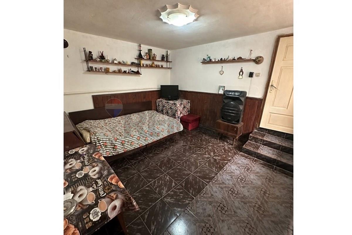 Продава КЪЩА, с. Салманово, област Шумен, снимка 12 - Къщи - 56222942
