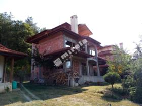 Продажба на имоти в с. Сливек, област Ловеч - изображение 1 