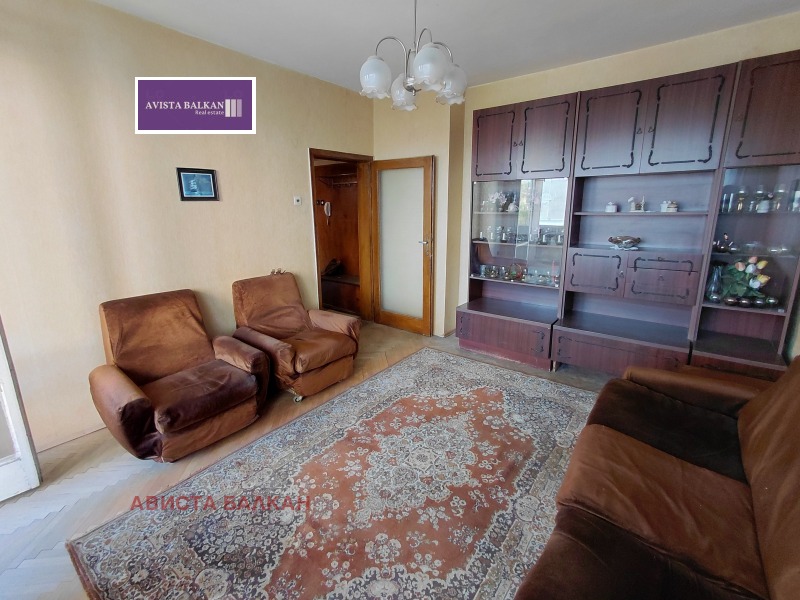 Продава ЕТАЖ ОТ КЪЩА, гр. София, Редута