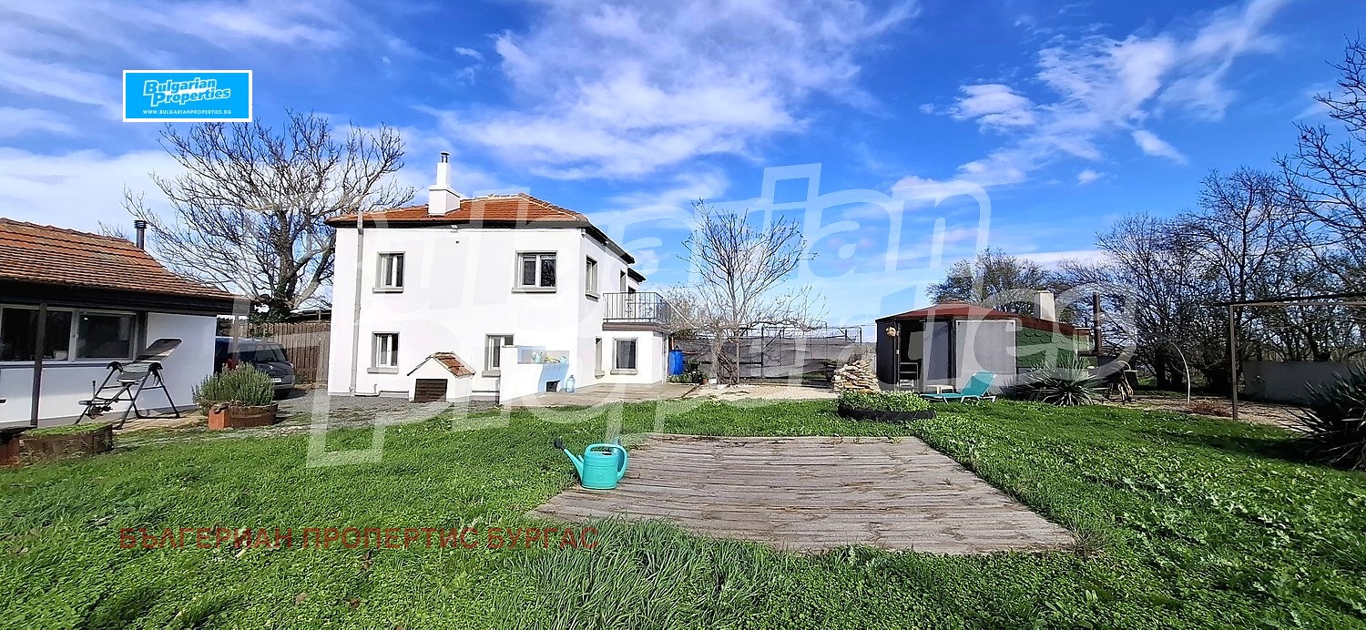 Продава КЪЩА, с. Светлина, област Бургас