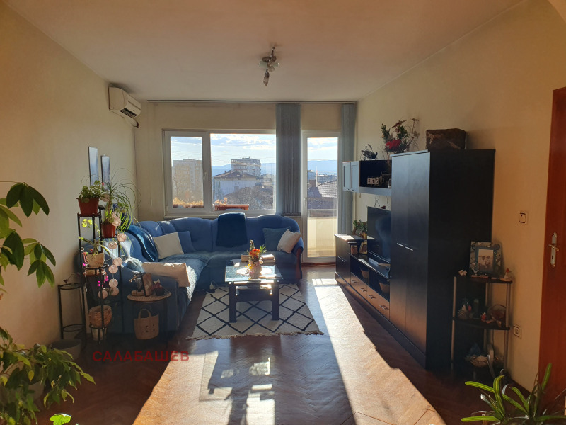 Продава 4-СТАЕН в област Стара Загора, гр. Казанлък - 120 кв.м / 169 000 € » 330 535.27 лв., САЛАБАШЕВ