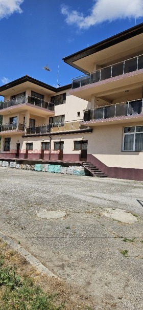 Продажба на имоти в с. Борино, област Смолян - изображение 1 