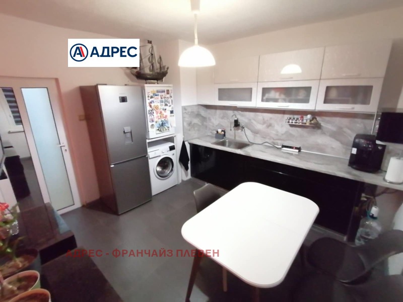 Продава  2-стаен град Ловеч , Център , 70 кв.м | 38260355