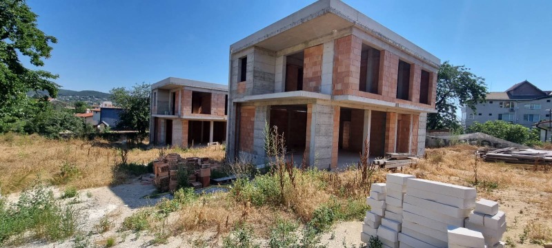 Продава КЪЩА в град Варна, м-т Долна Трака - 186 кв.м / 410 000 € » 801 890.30 лв., ХОЛДИНГ ГРУП