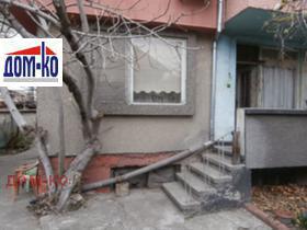 Продава етаж от къща град Пазарджик Идеален център - [1] 
