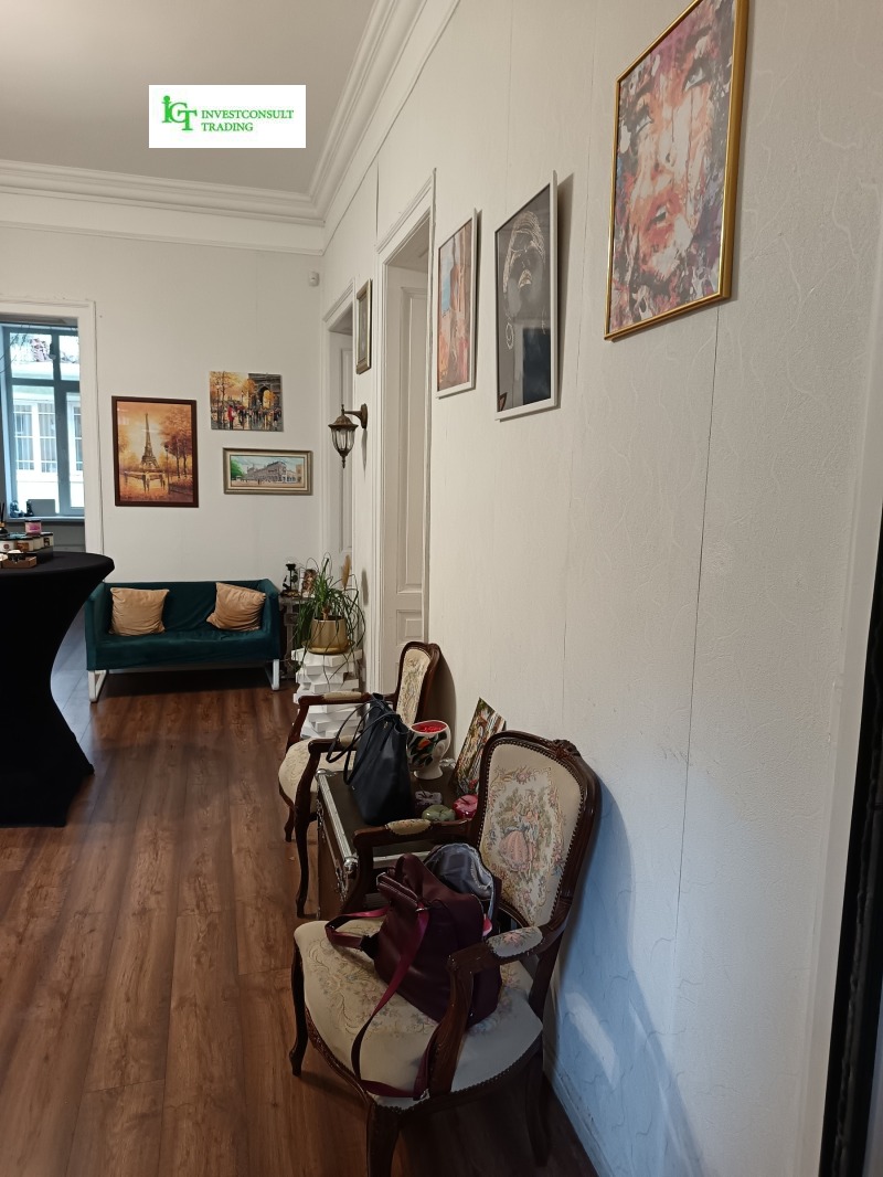 Продава ЕТАЖ ОТ КЪЩА, гр. София, Център, снимка 3 - Етаж от къща - 53334865