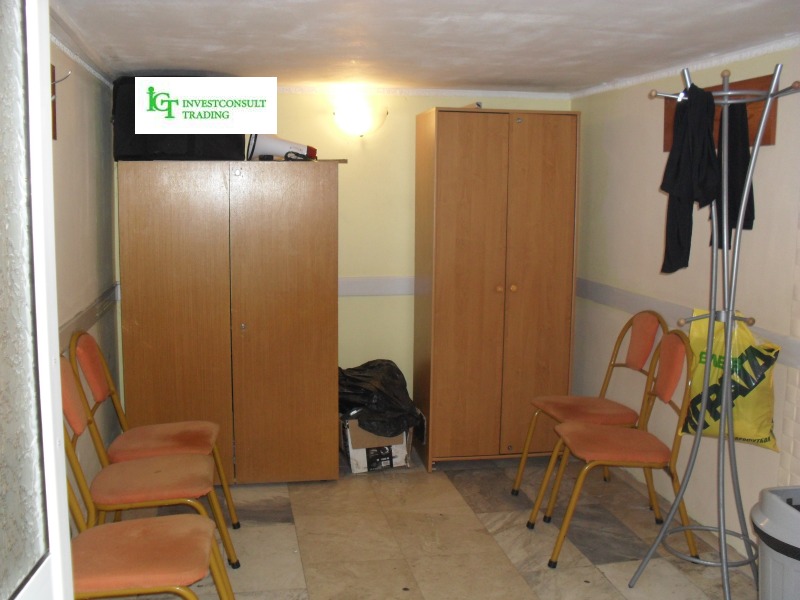 Продава ЕТАЖ ОТ КЪЩА, гр. София, Център, снимка 16 - Етаж от къща - 53334865