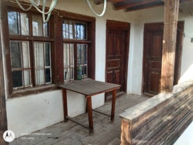 Продажба на имоти в с. Кирилово, област Стара Загора - изображение 4 