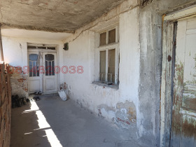 Продава  Къща, гр. Чирпан