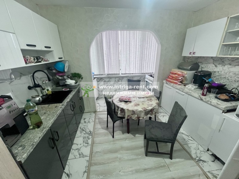 Продава  3-стаен град Хасково , Център , 71 кв.м | 73562982 - изображение [9]