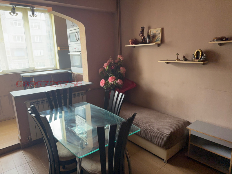 Продава 2-СТАЕН, гр. Перник, Изток, снимка 2 - Апартаменти - 53061101