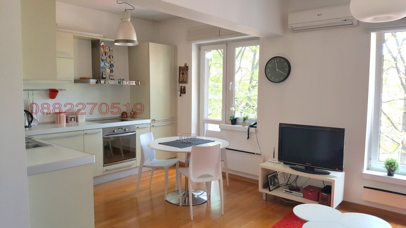 Продава 3-СТАЕН, гр. София, Център