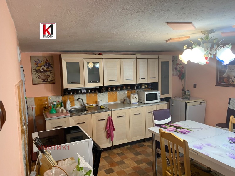 Продава ЕТАЖ ОТ КЪЩА, гр. Пещера, област Пазарджик, снимка 2 - Етаж от къща - 53585574