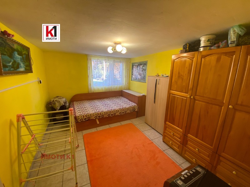 Продава ЕТАЖ ОТ КЪЩА, гр. Пещера, област Пазарджик, снимка 5 - Етаж от къща - 53585574