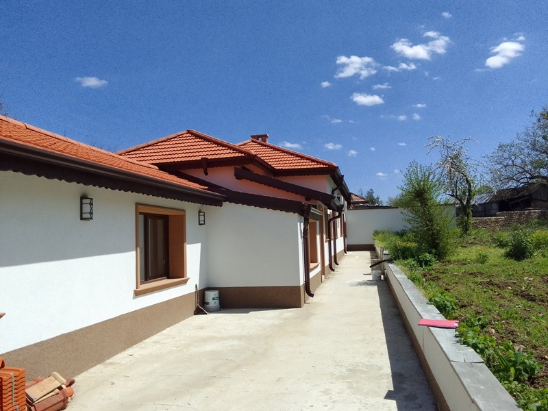Продава КЪЩА, с. Ново село, област Велико Търново, снимка 2 - Къщи - 54328076