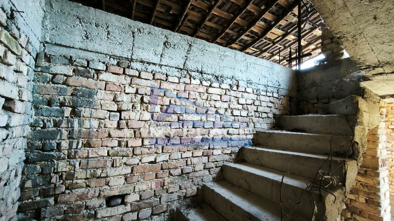 Продава КЪЩА, гр. Шумен, Дивдядово, снимка 2 - Къщи - 50545591