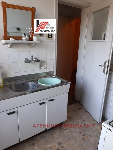 Продава 3-СТАЕН, гр. Кърджали, Център, снимка 7 - Апартаменти - 54075495
