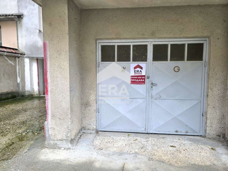 Продава ГАРАЖ, ПАРКОМЯСТО, гр. Русе, Център
