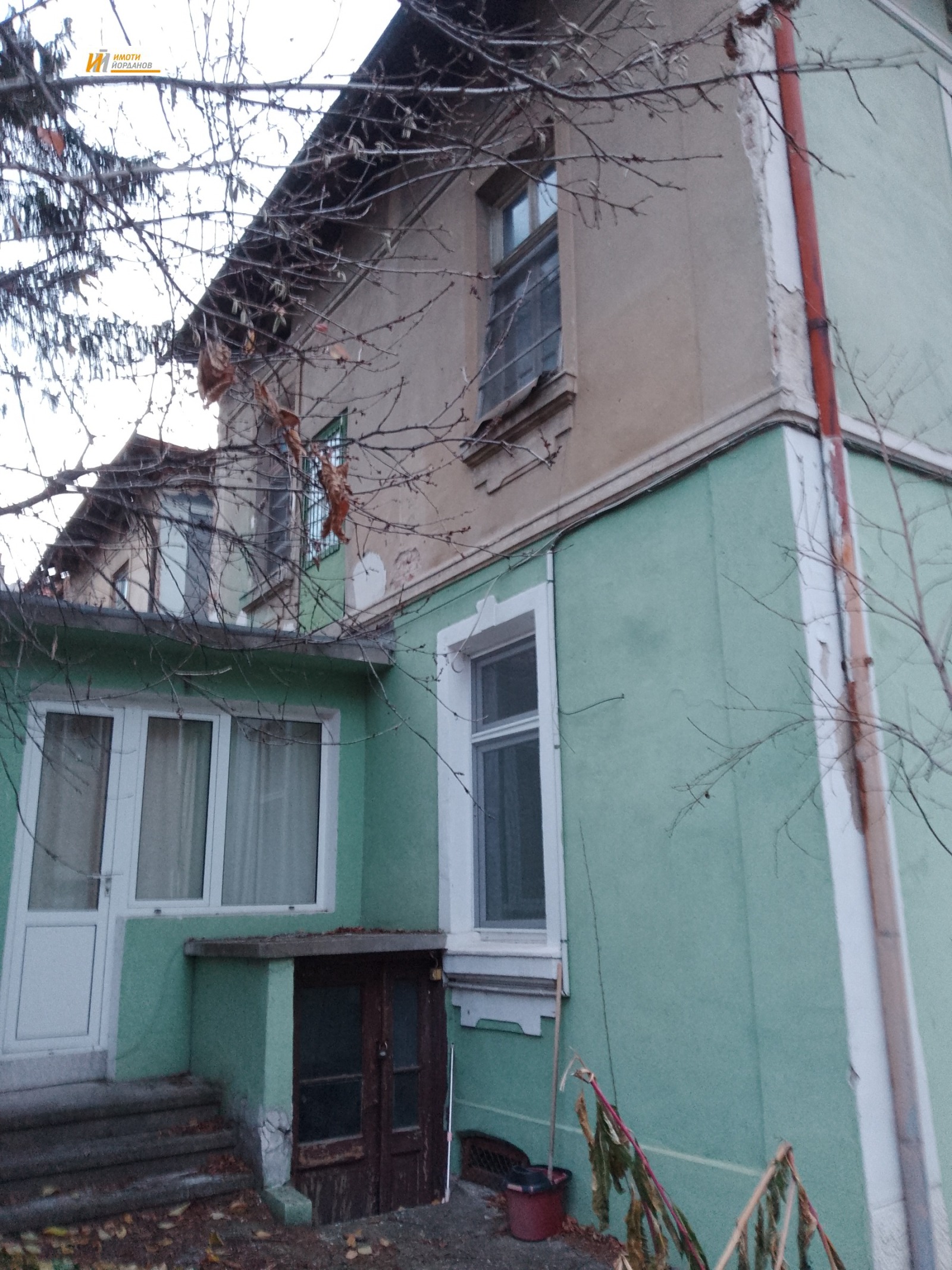 Продава ЕТАЖ ОТ КЪЩА, гр. Велико Търново, Център, снимка 2 - Етаж от къща - 53675124