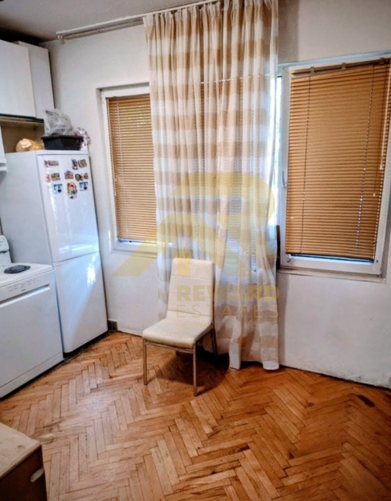 Продава 3-СТАЕН, град София, Красна поляна 2 • 210000 € / 410724.30 лв. • 50065086 1