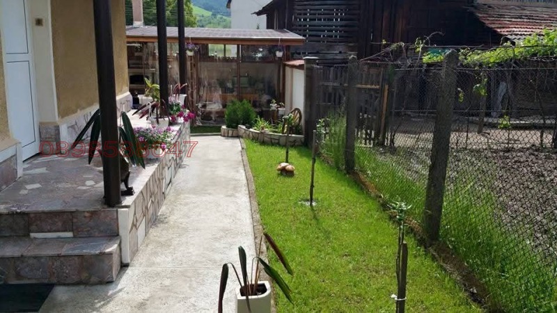 Продава КЪЩА, гр. Белица, област Благоевград, снимка 2 - Къщи - 53218018