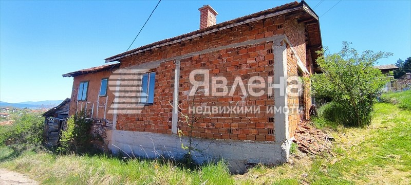 Продава КЪЩА, с. Гълъбник, област Перник