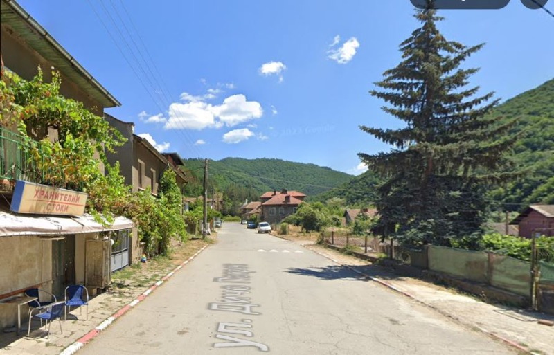 Till salu  Komplott region Sofia , Batulija , 600 kvm | 17343879 - bild [2]