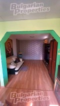 Продава 3-СТАЕН, град Шумен, Тракия • 105000 € / 205362.15 лв. • 82474655 13