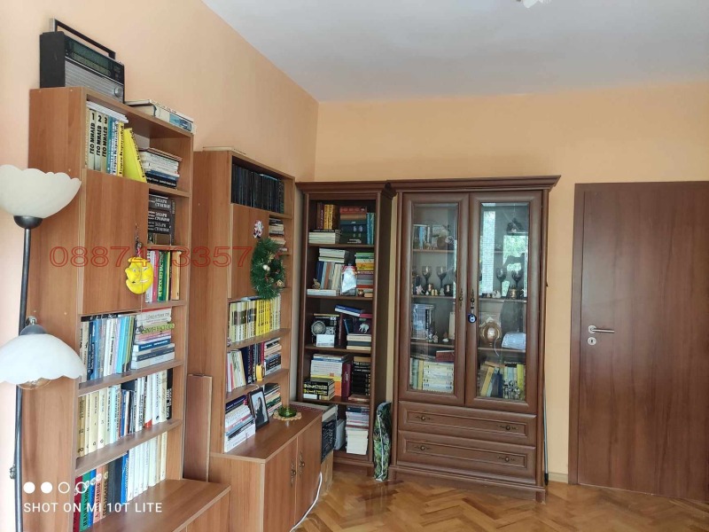 Продава  2-стаен град Монтана , Идеален център , 78 кв.м | 92782353 - изображение [8]