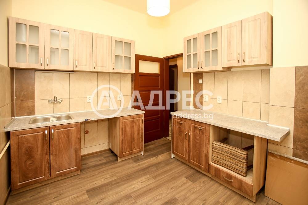 Продава 3-СТАЕН, гр. София, Оборище, снимка 2 - Апартаменти - 53854505