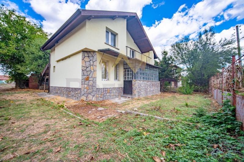 Продава КЪЩА, област Бургас, с. Ливада • 110000 € / 215141.30 лв. • 54807954 1