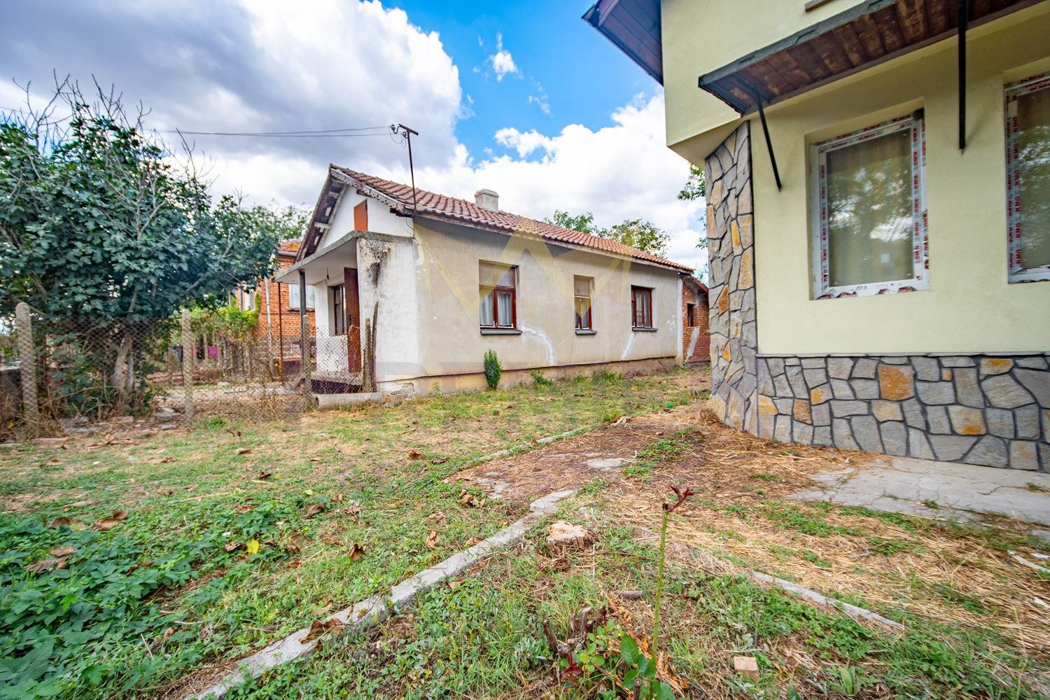 Продава КЪЩА, с. Ливада, област Бургас, снимка 2 - Къщи - 51446713