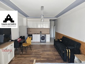 Myytävänä Studio