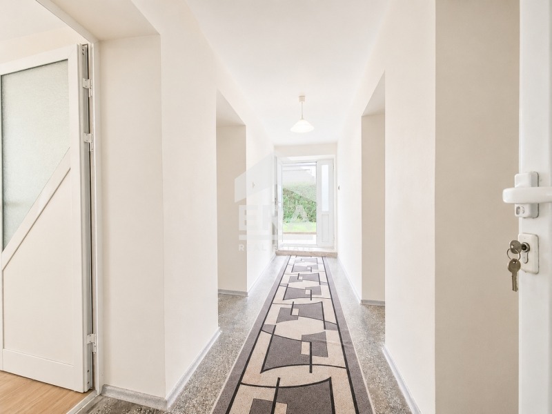 Продава ЕТАЖ ОТ КЪЩА, гр. Варна, Галата, снимка 10 - Етаж от къща - 55746957