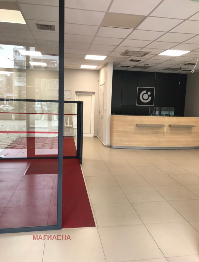Продава МАГАЗИН, гр. Пловдив, Център, снимка 2 - Магазини - 53182752