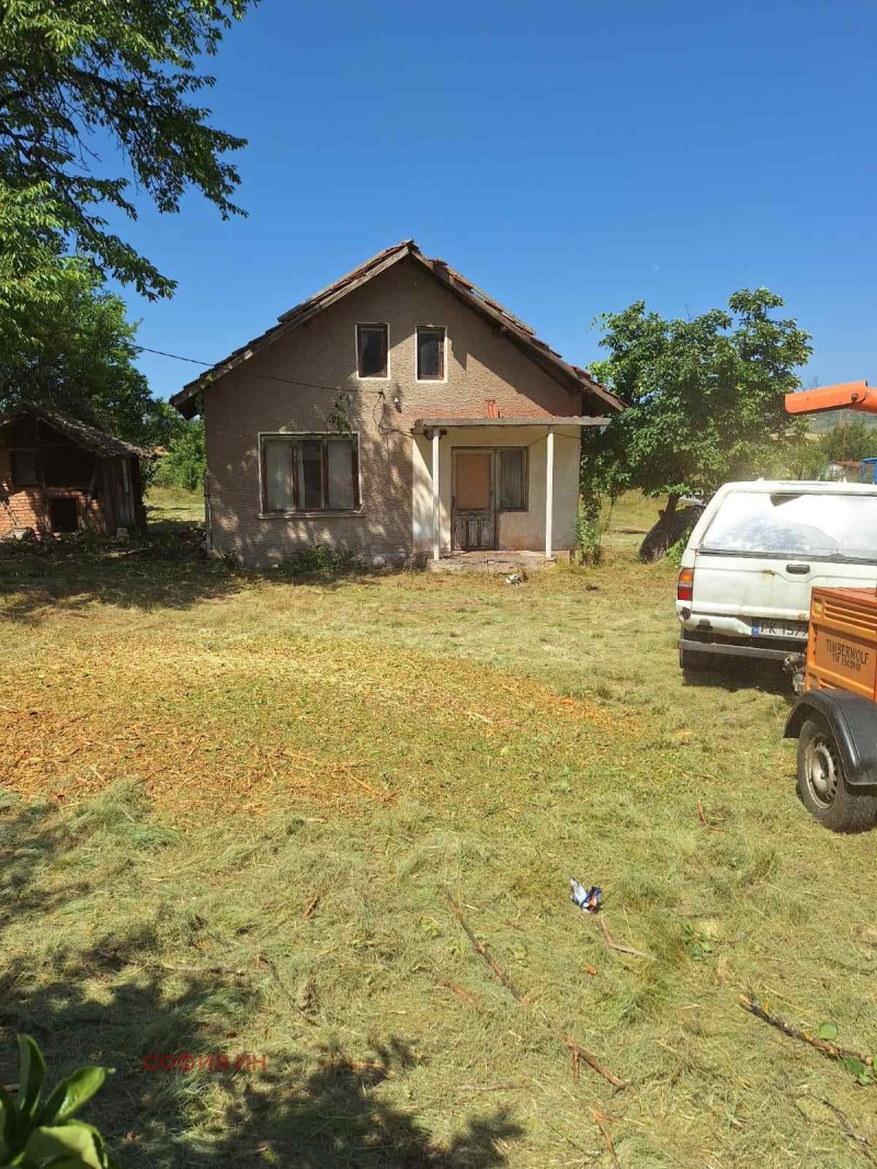 Продава КЪЩА в област Перник, с. Червена могила - 31 кв.м / 69 000 € » 134 952.27 лв., СОФИЯ ИН