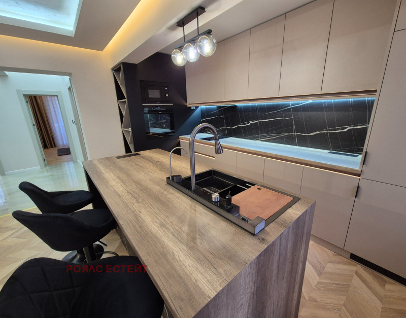 Продава 3-СТАЕН, гр. Стара Загора, Център, снимка 2 - Апартаменти - 53025265