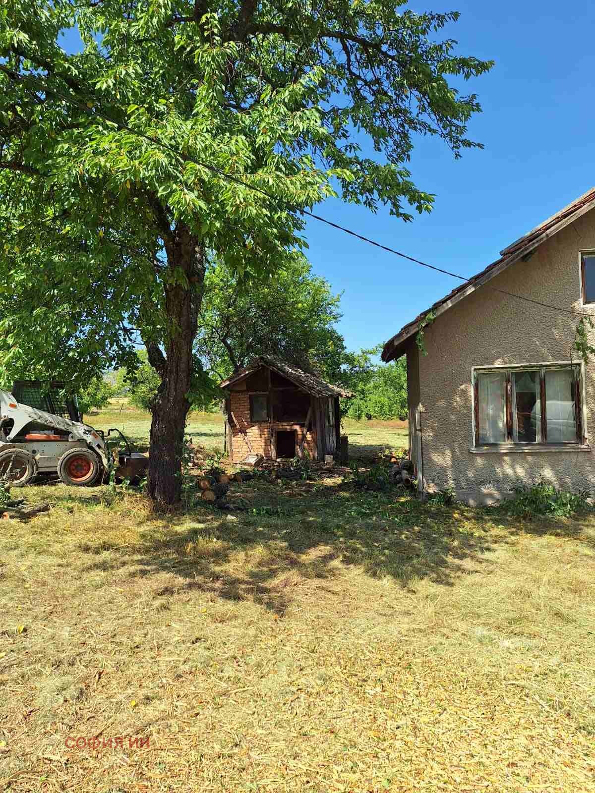 Продава КЪЩА, с. Червена могила, област Перник, снимка 2 - Къщи - 46922682